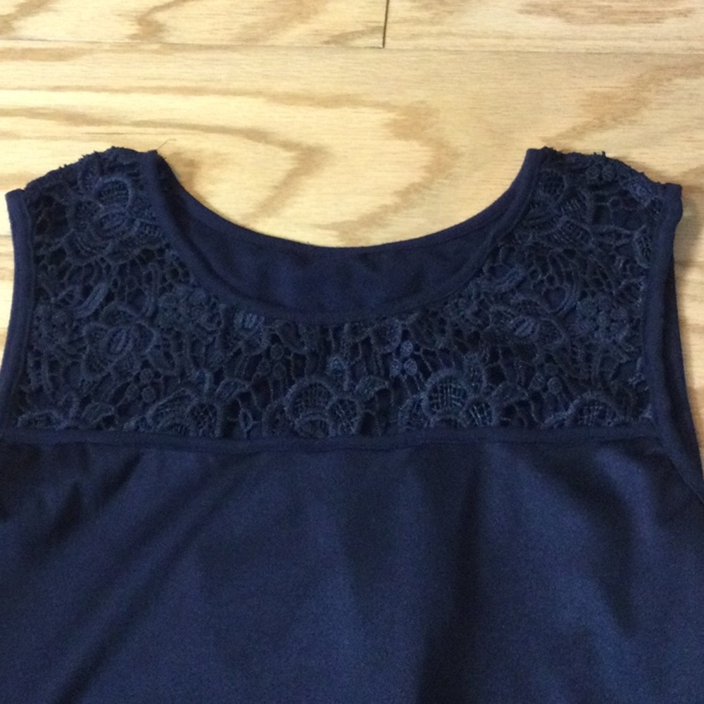 L Nanette Lepore navy lace overlay stretch top - Picture 13 of 15
